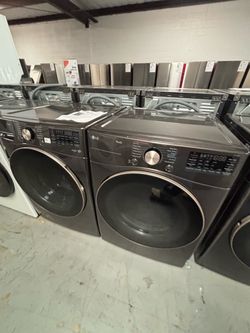 LG WASHER AND DRYER SET