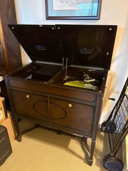 Vintage 1920s Adler-Royal Phonograph Record Player Console – Works! (Includes Record Collection)