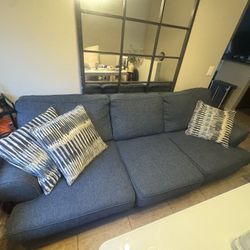 Sofa couch 4 sale 