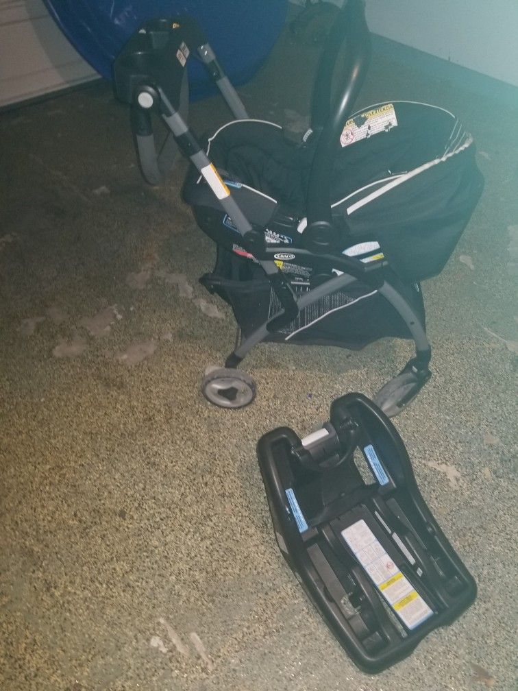 Graco Carseat And Base With Stroller