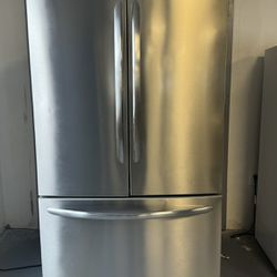 Refrigerator 70 High By 36 Like New Everything Works Perfectly Very Clean 