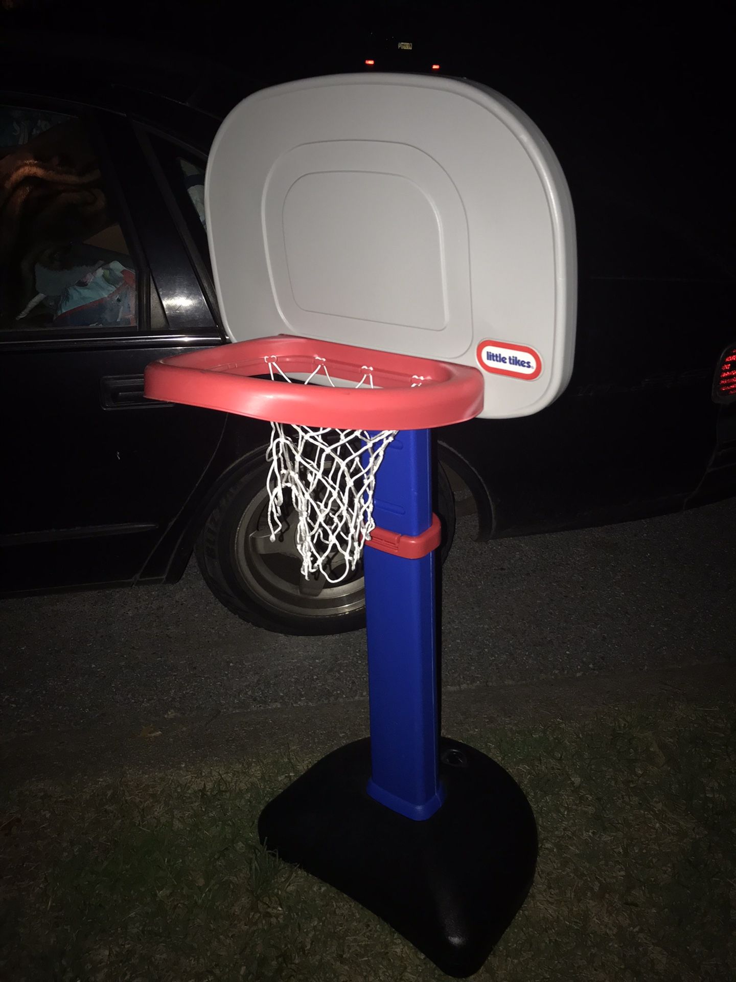 Like New Very Nice Little Tykes Adjustable Height Basketball Hoop Only $25 Firm