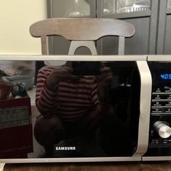 Samsung Microwave - MS11K3000AS