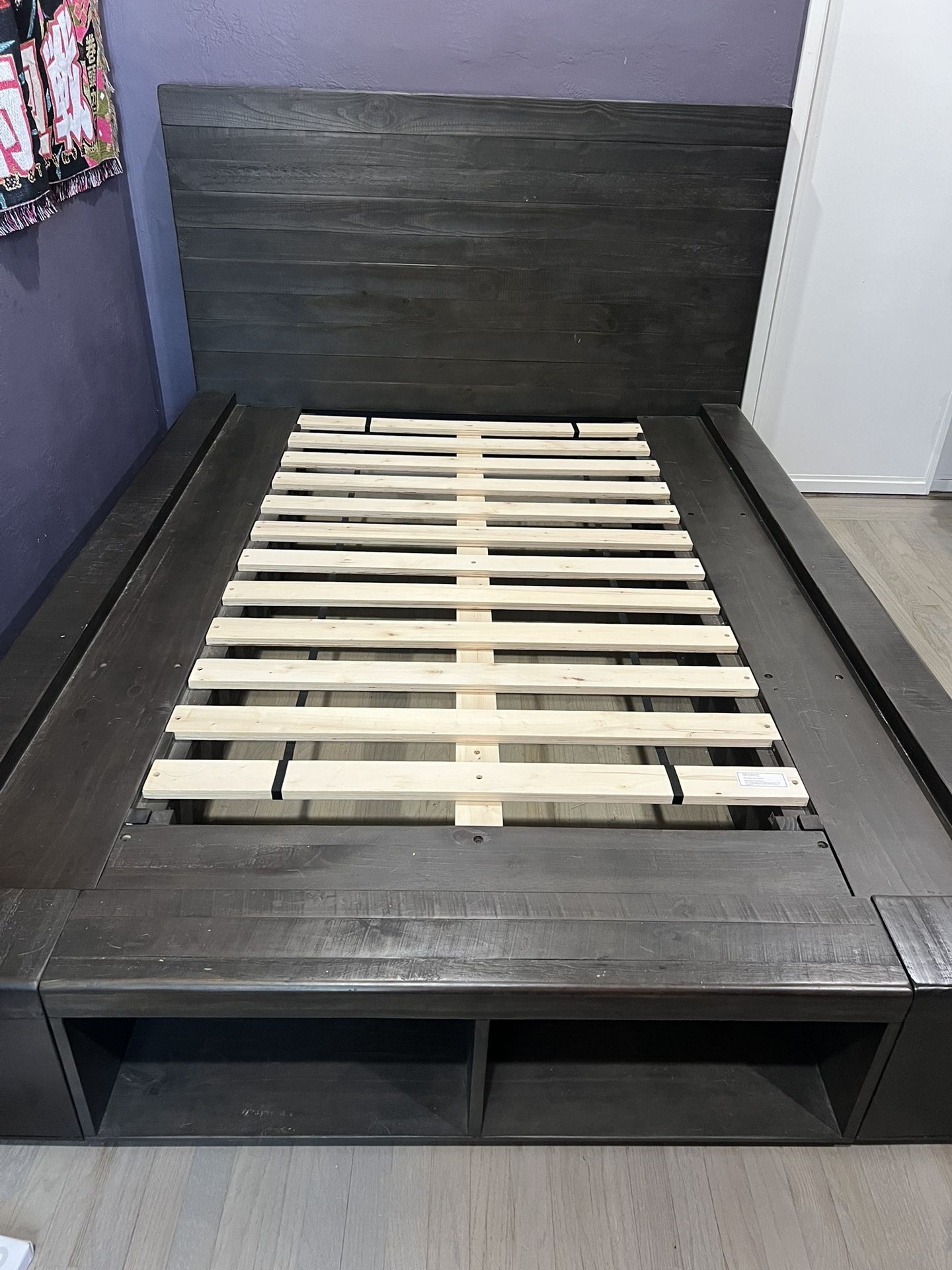 Dylan II Bed (Full Sized) Living Spaces