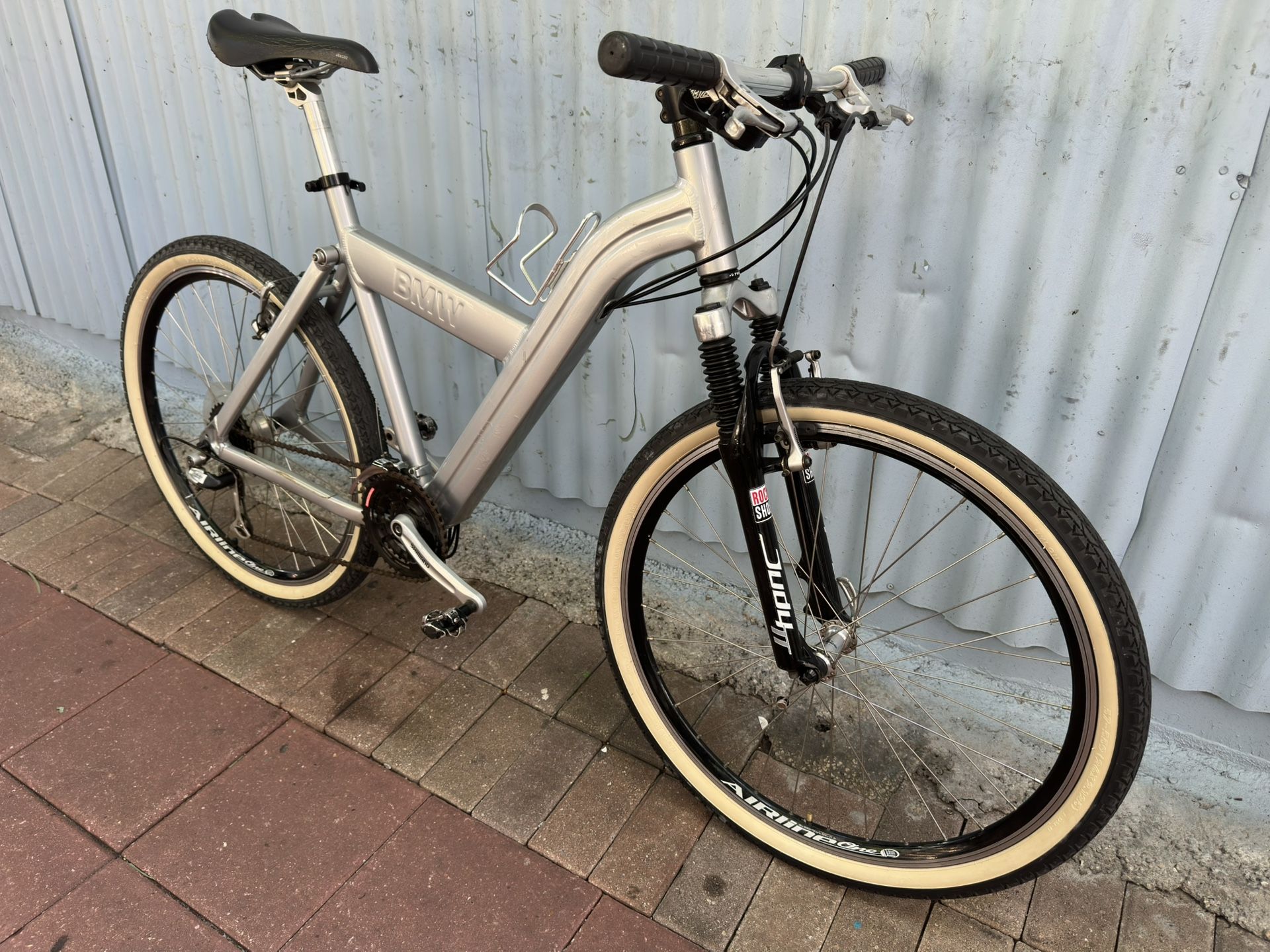 Amazing Conditions FOLDING BIKE👌Muy Buenas Condiciones 👌Shimano Speed And Brakes- All Aluminum Bike👍26 Wheels-VERY SMOOTH 😉