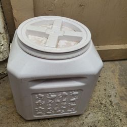 Pet Food Container