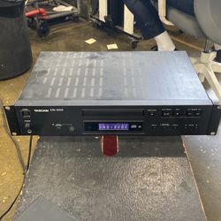 Tascam CD-200 cd player working when remove