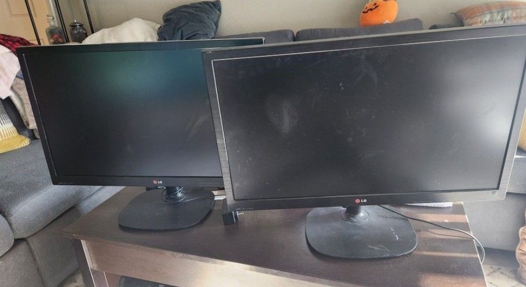 2x 27" LG Monitors