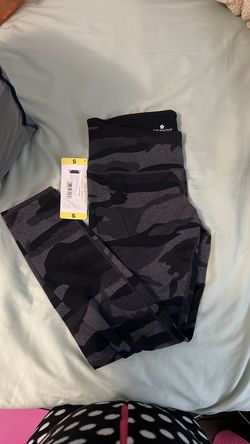 Women’s workout leggings, army size small new