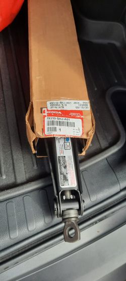 Honda Accord Hybrid 2020 Tire And Car Jack For Sale