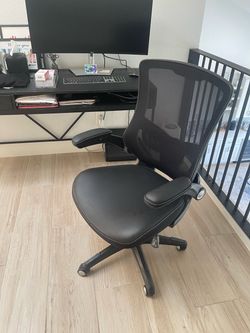 Black Ergonomic Mesh Office Chair – Excellent Condition