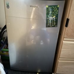 Mini Fridge - Perfect for Dorm Living