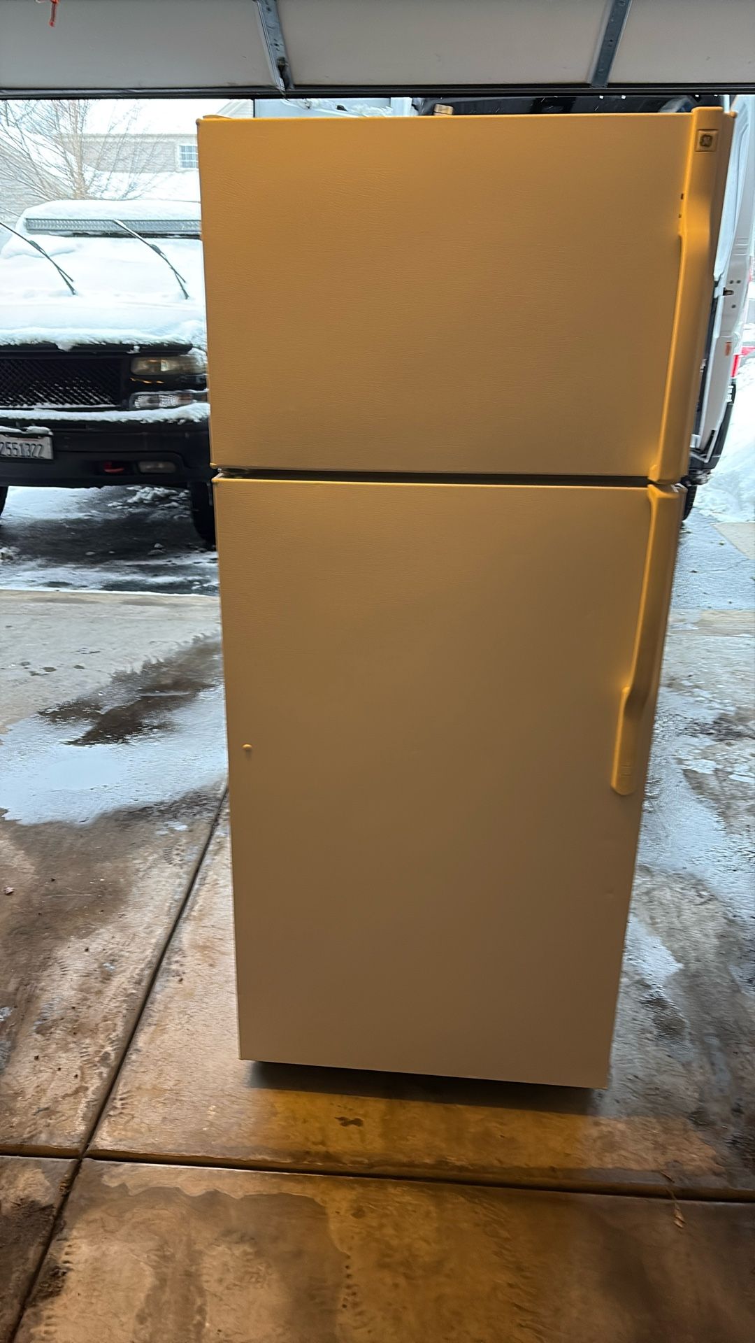 GE  Refrigerator 