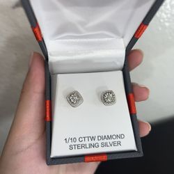 1/10 CTTW Diamond Stud Earrings  