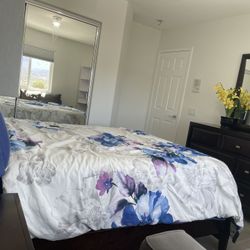 Sleep Set, Bed, Mirror And Drawers, Regular Box, Used Queen Mattress