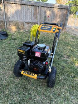 DEWALT
3600 PSI 2.5 GPM Gas Pressure Washer, Honda GX200 Engine (50-State), Heavy-Duty Commercial Cold Water Power Cleaner