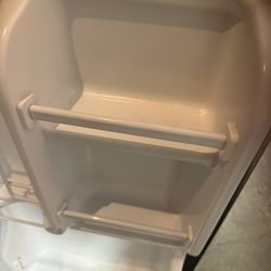 Mini Fridge 
