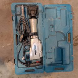 Makita - HM1304B Demolition Hammer With Case 