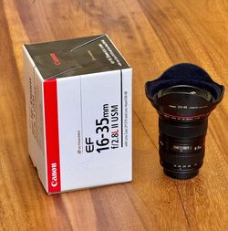 Canon EF 16-35mm f/2.8L II USM lens w/ EW-88 hood