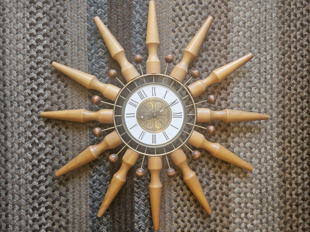 1960s Mid Century Modern Wooden Starbust Clock