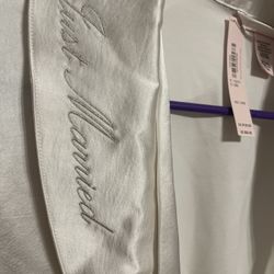 Just married robe - Victoria secrets NEW