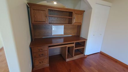 Amish-Built Custom Oak Desk with Hutch