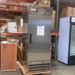 Clearance NSF Solid Door Reach-In Freezer 1 Door Freezer