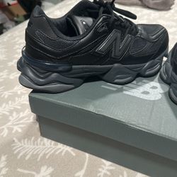 new balance 9060 triple black
