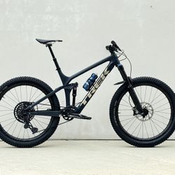 2022 Trek Remedy 9.8 Carbon Full Suspension Mountain Bike. M/L-size. SRAM EAGLE GX 12sp. CARBON WHEELS. 