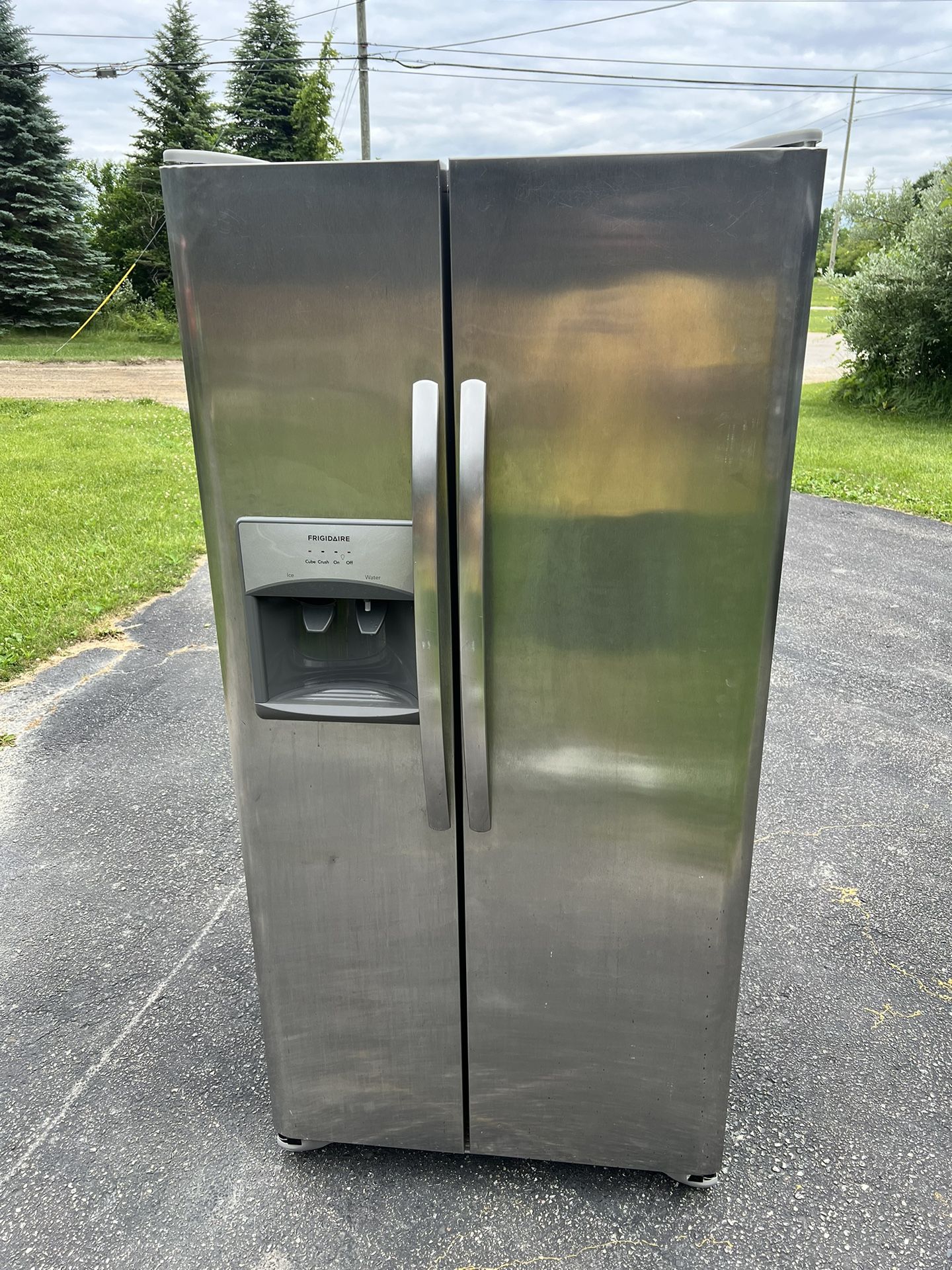 Frigidaire Refrigerator 2020 Model: JSI-23