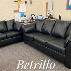 Black Microfiber Sofa and Loveseat Set By Ashley Furniture 💚No Needed Credit Check ⚡ $39 Down Payment with Financing
0526
