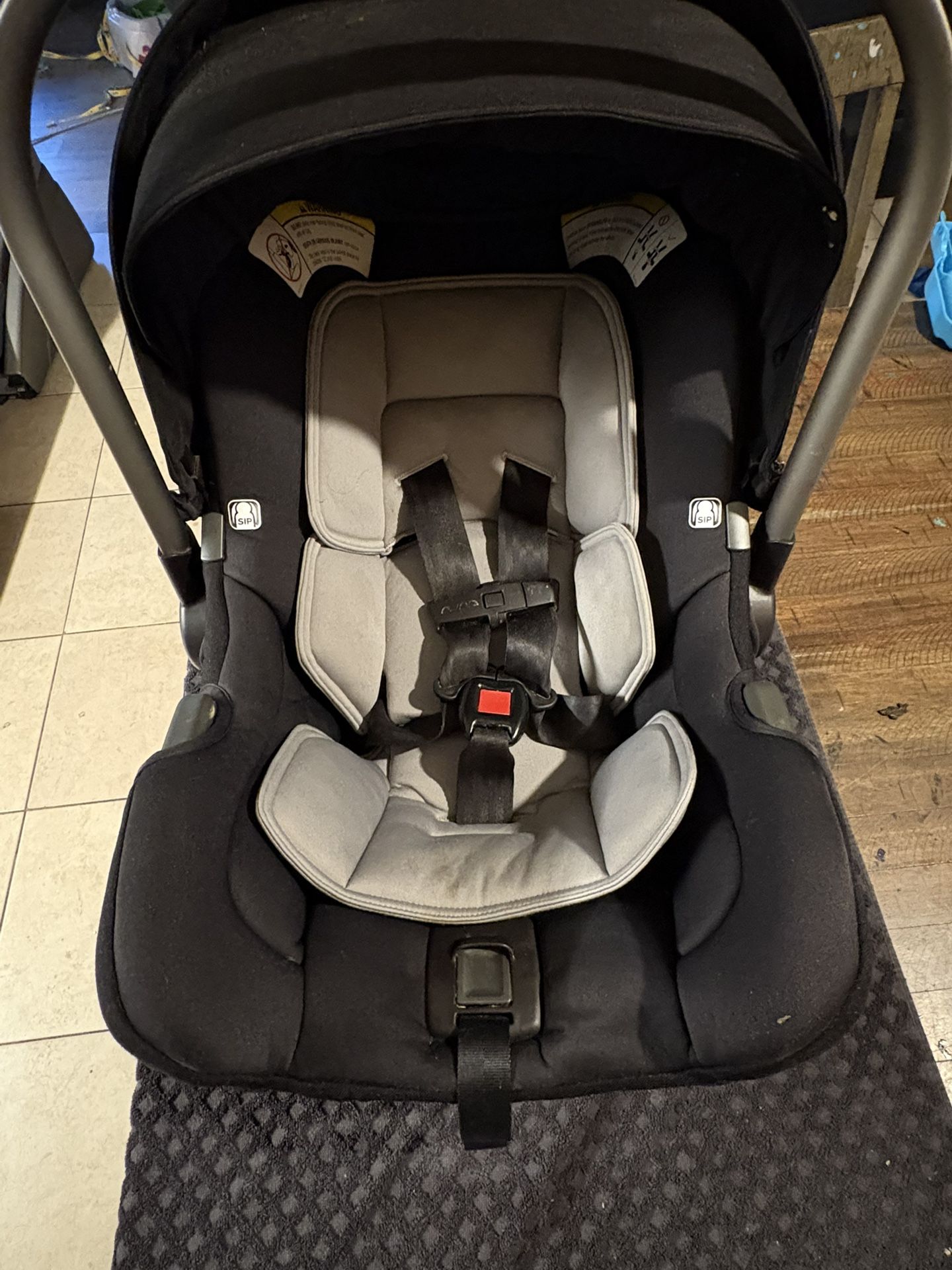 NUNA STOKKE PIPA CAR SEAT AND BASE Comes With Baby Jogger Stroller