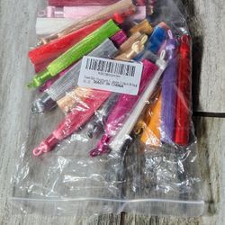 Forise 30pcs Tassels Mix 15 Style Fashion Soft Silky Elegant Tassels Fit for Jewelry Making DIY Crafts Accessories

**30 pcs mix color***

New, never 