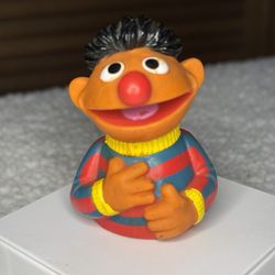 Ernie Sesame Street finger puppets--Applause