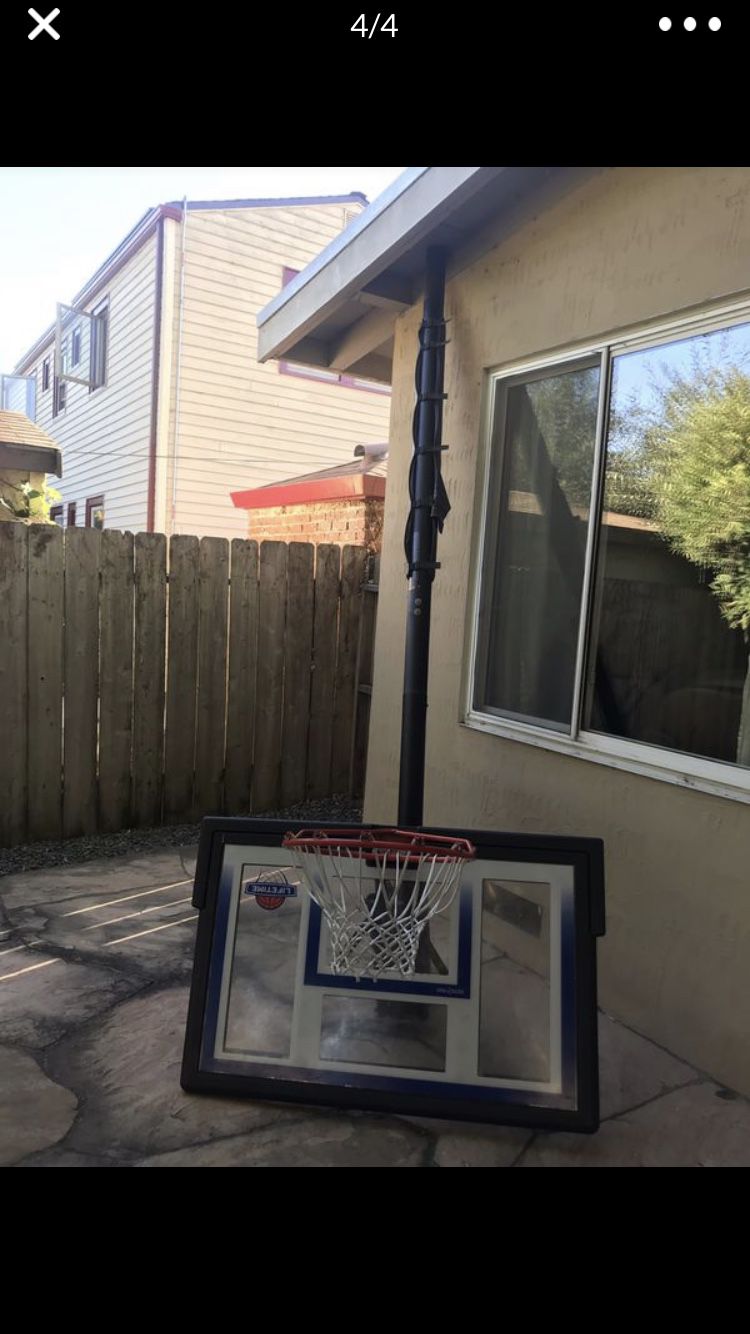Basketball hoop $100 OBO