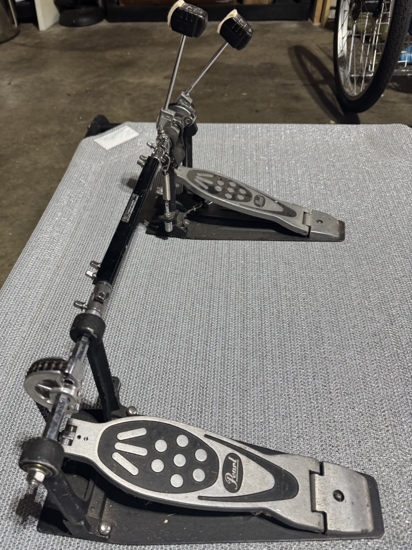 Doble Pedal Marca Pearl Muy Buena Condición, NEED A Clean Up