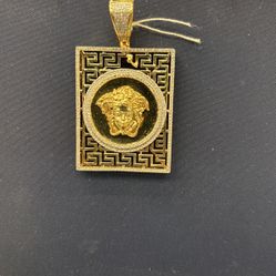 10k Pendant 
