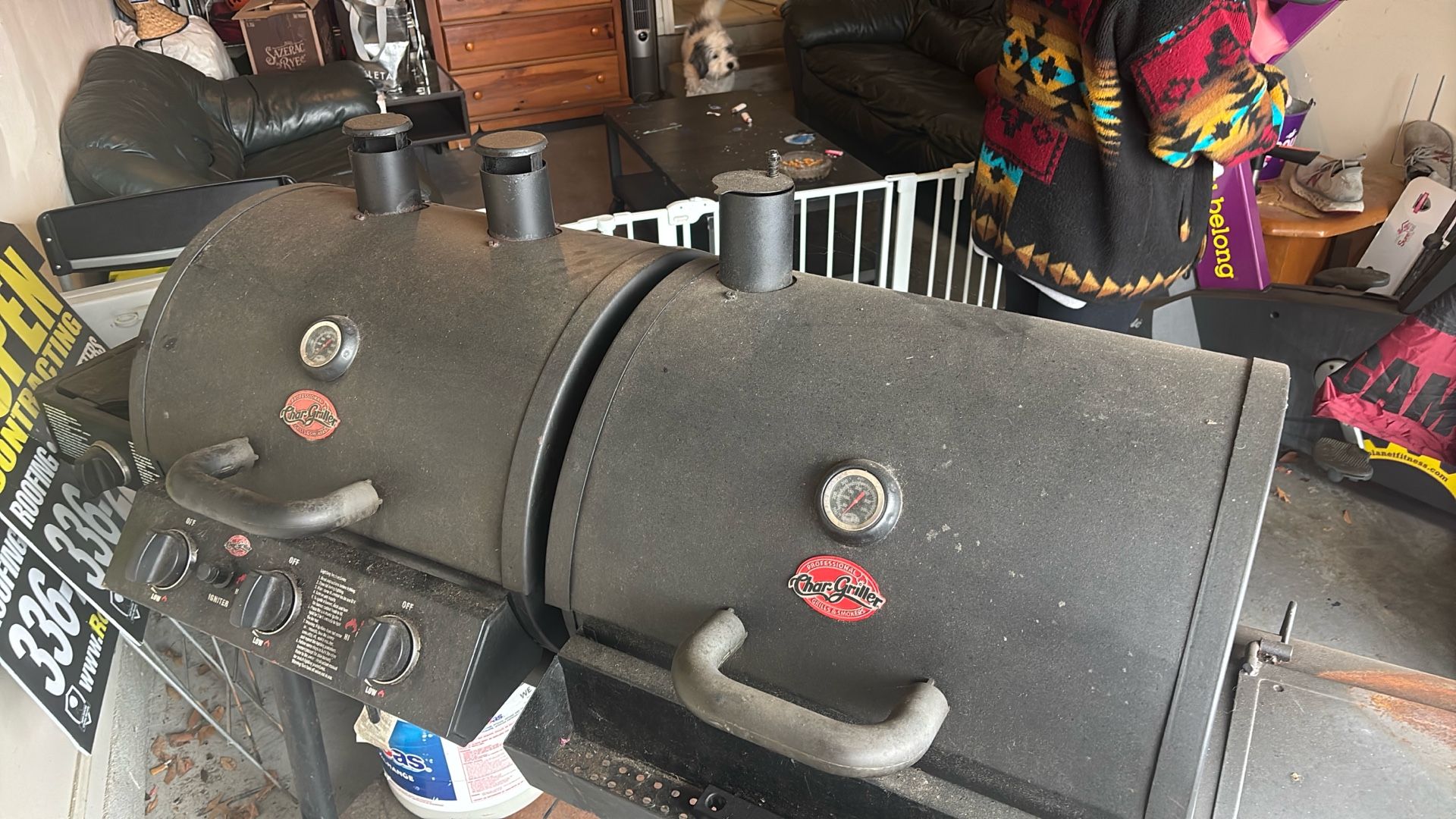 Chargriller (grill & smoker combo)