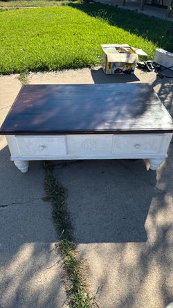 Farmhouse Coffee Table with Drawers