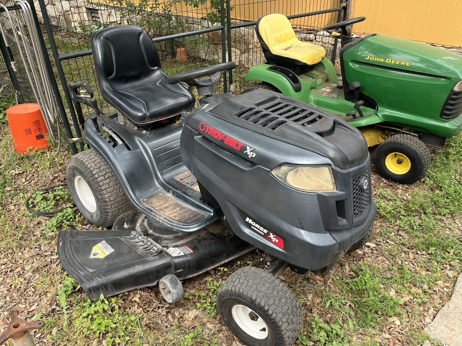 Troybilt Horse XP Heavy Duty 46” Riding Lawn Mower/Lawn Tractor 22hp