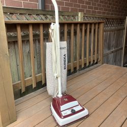 Vintage Eureka ESP 6.5 Amp Upright Vacuum - Excellent Working Condition 