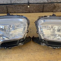2016,2017,2018 Toyota Tacoma Headlights 
