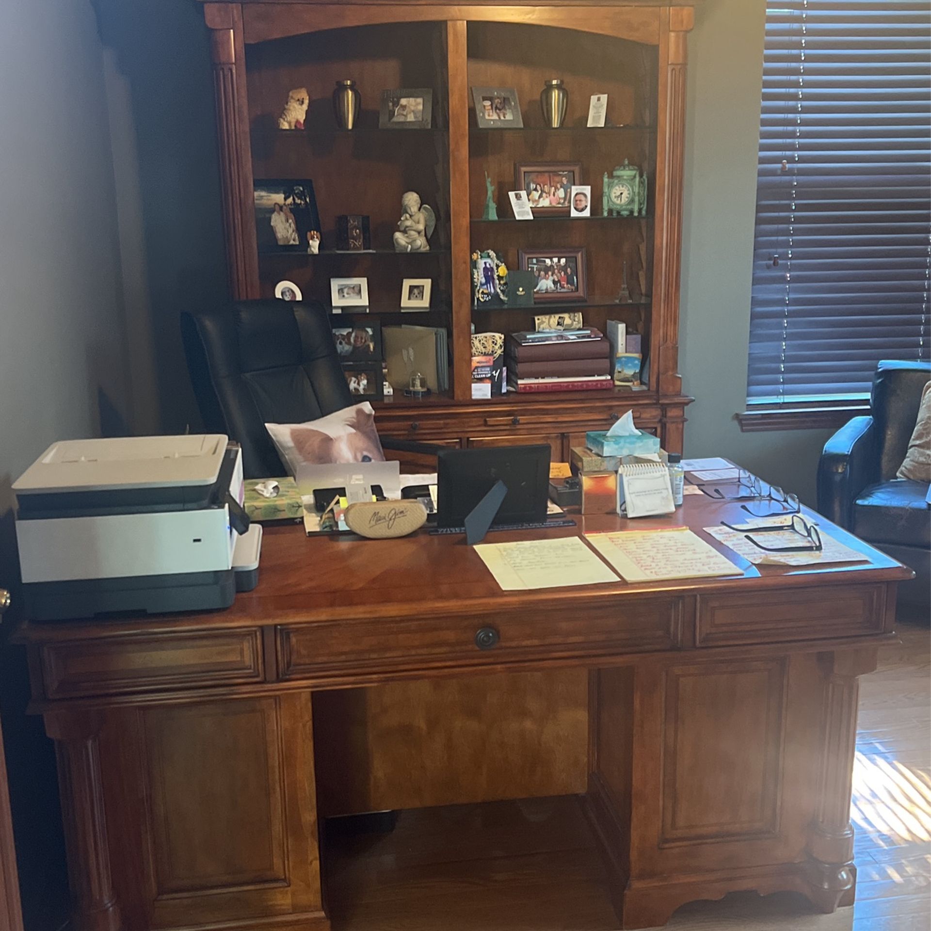 Custom Office Furniture 