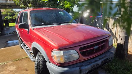 2000 Ford Explorer