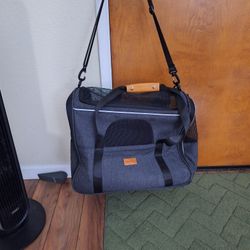 New Dog & Cat Carrier - Airline Approved