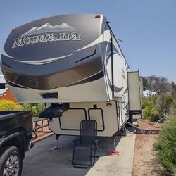 Keystone Montana 2015 40 Ft 5 Slide Outs Clean Title, Price Reduced !