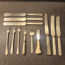 Lot of 12 Vintage 1800s-1900s Silver Plated Silverware Knives Fork Rogers Bros Associated Onieda