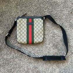 Gucci messenger bag