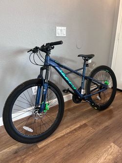 Huffy Scout 26" 21-Speed (Tires hold air) ‼️Ready to ride pedals work- need replacing