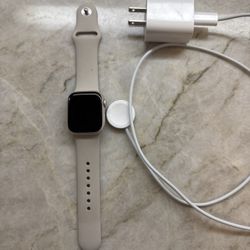 Apple Watch Series 7 – 41mm – Aluminum – Great Condition